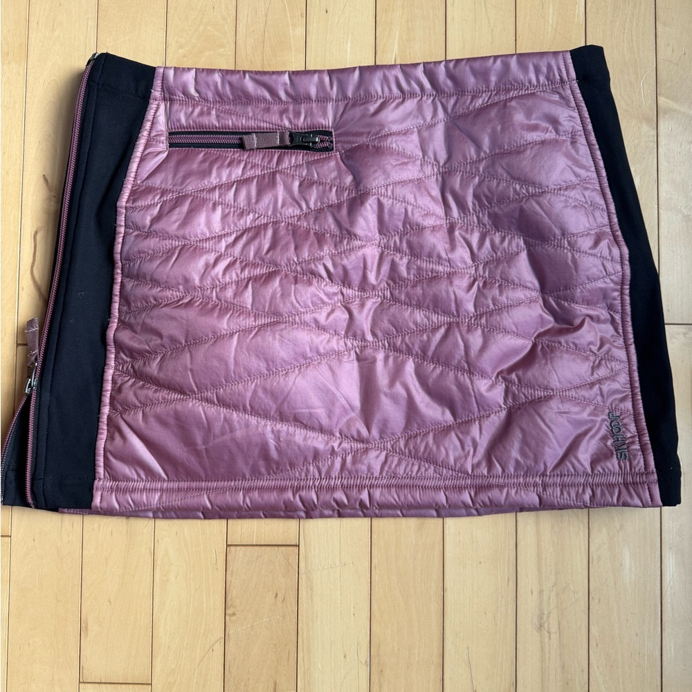 Pink and Black Mini Pencil Skirt with Quilted Style for Athletic Occasions